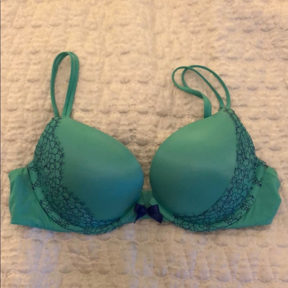 VS Lace Very Sexy Push Up Bra Size 34B